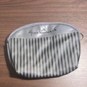 Gloria Vanderbilt Men's Gray and Black Striped Toiletry Bag